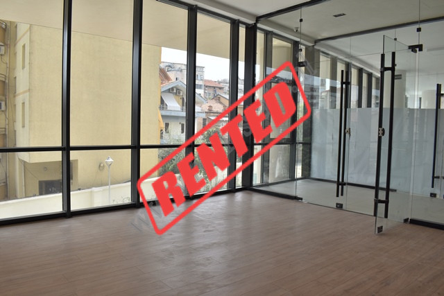 Store for rent at Mine Peza street in Tirana, Albania
